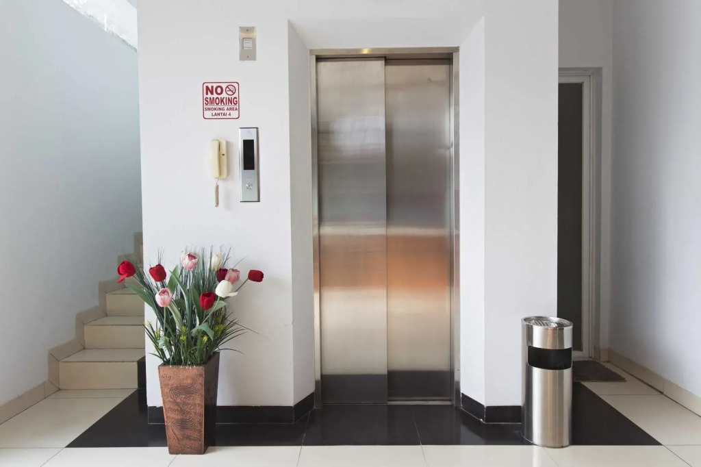 RedDoorz near Thamrin City
