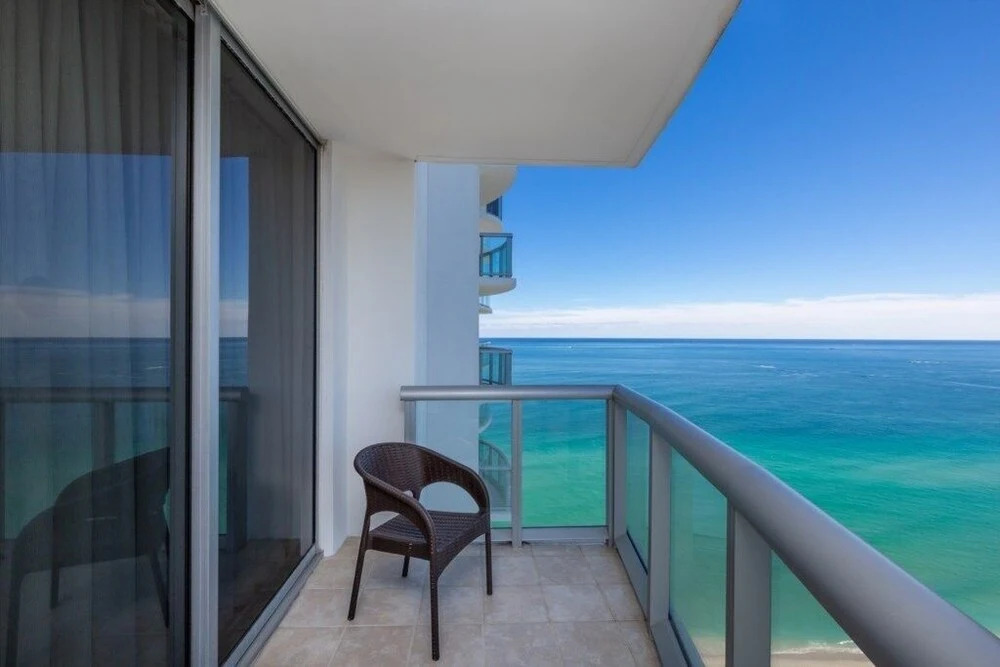 Mareof1br - Unit 2410 - Ammos 1 Bedroom Condo by Redawning