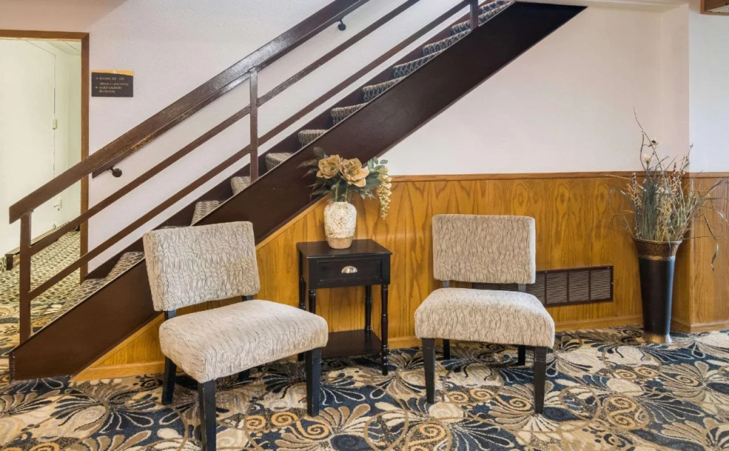 Econo Lodge Duluth near Miller Hill Mall