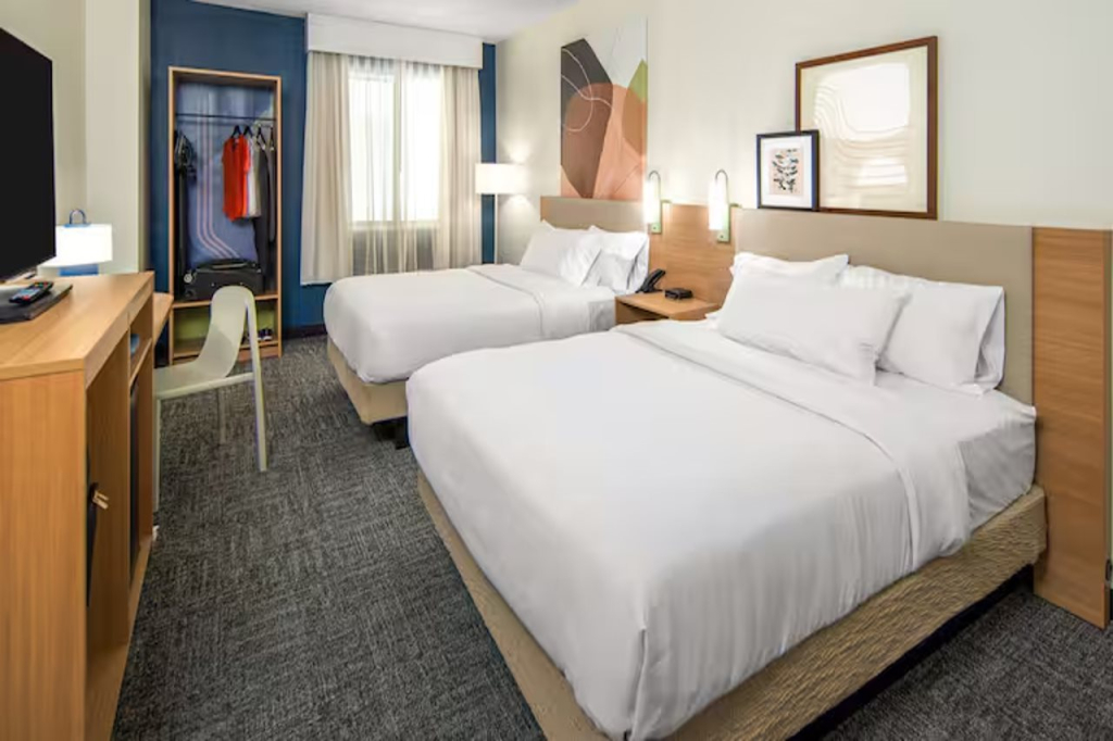 Spark by Hilton Montreal Brossard