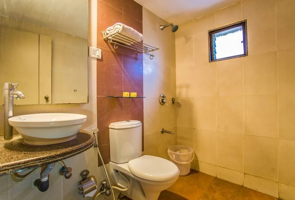 FabHotel Flamingo Anna Nagar