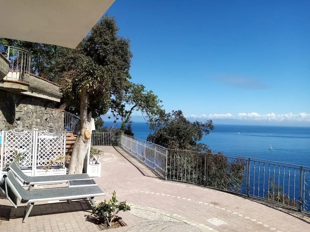 LIncanto Suites Ischia