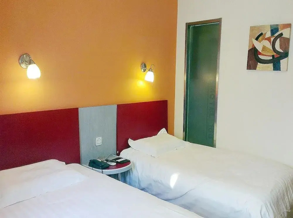 Shanghai Motel 168