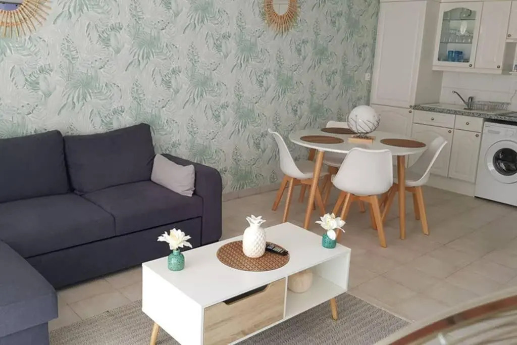 Appartement Juan-les-Pins antibes piscine et mer a 200m