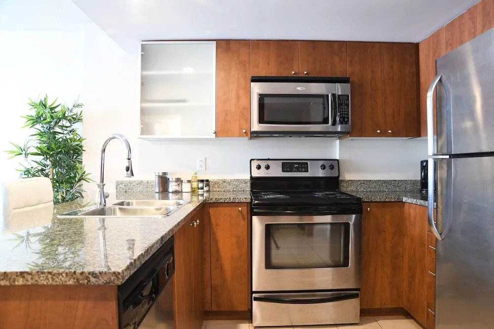 1-Bedroom Convention Center Old Port