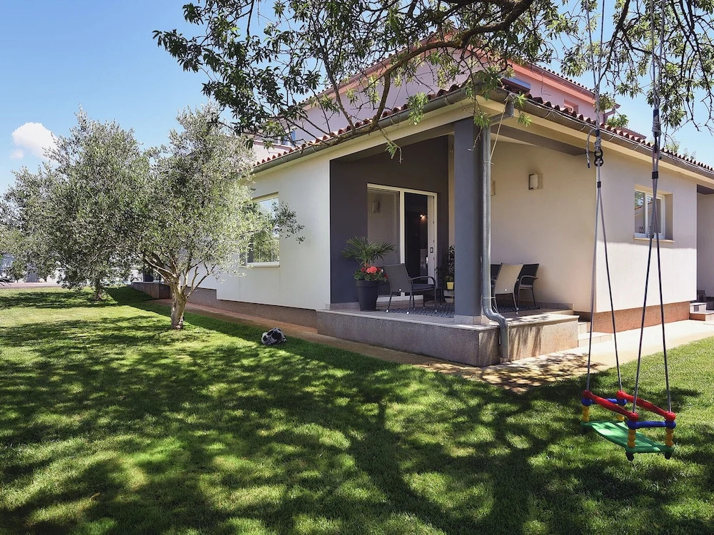 Villa in Pula near Beach with Private Pool