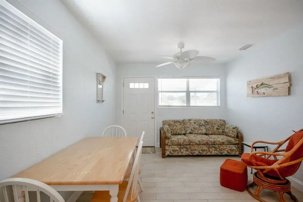 819 25th - Avenue Home by RedAwning