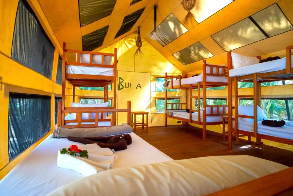 Barefoot Manta Island Resort