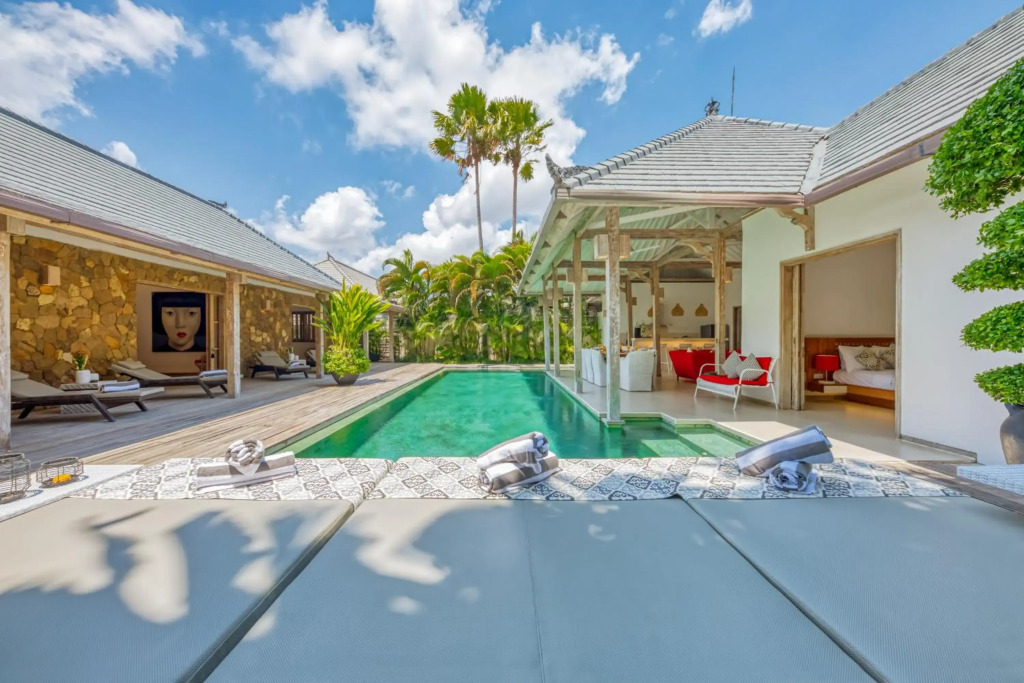 *PROMO* 4 bd Spacious villa in strategic location!