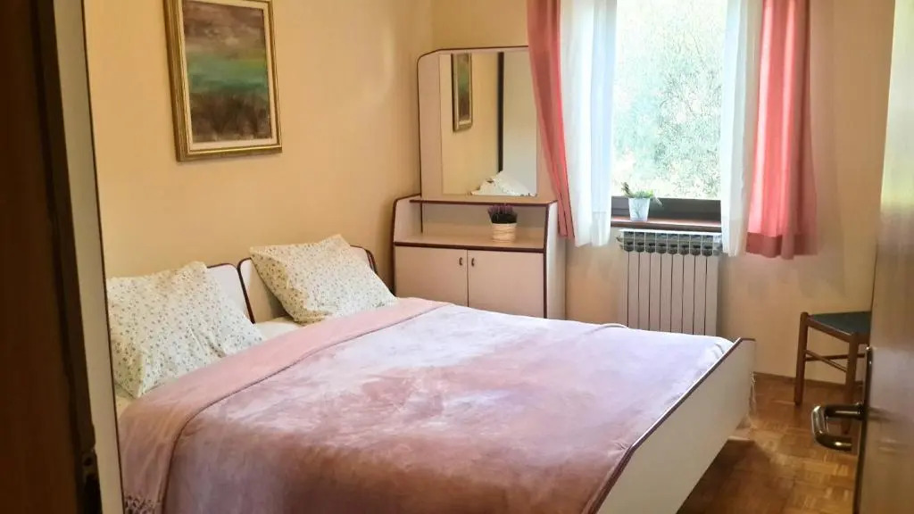 Apartment Maras