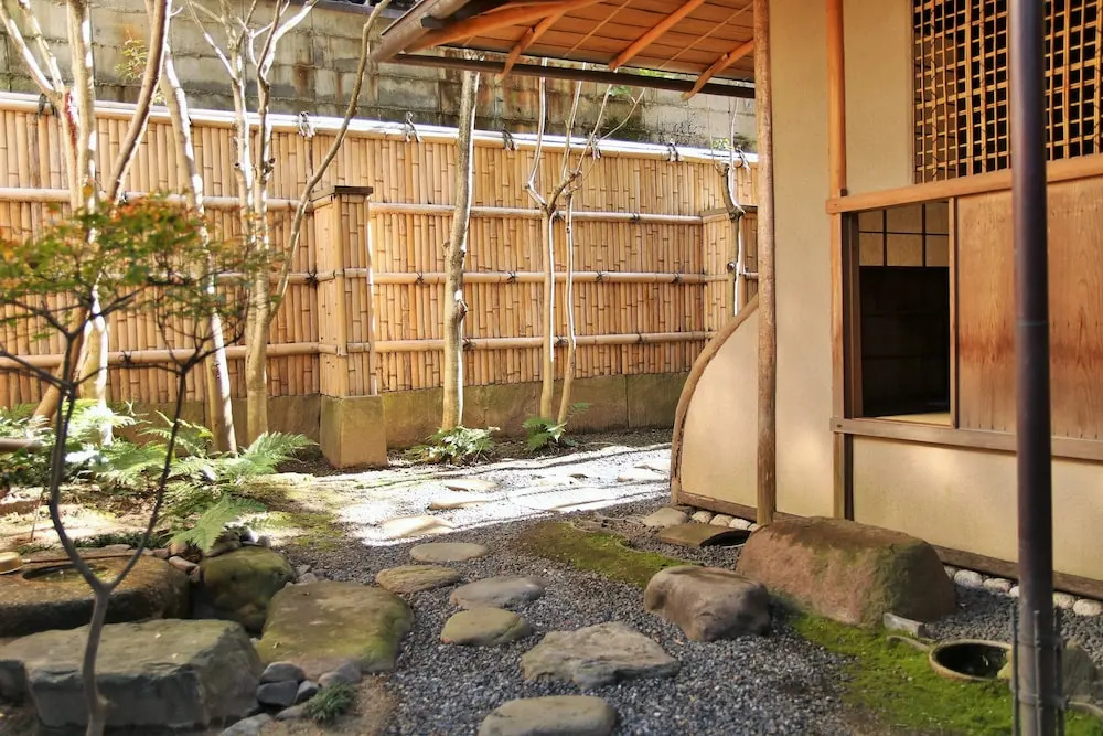 Cottage EMI
