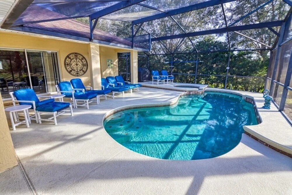 Beautiful Home With Large Bedrooms, Pool Game Room 5 Home by RedAwning