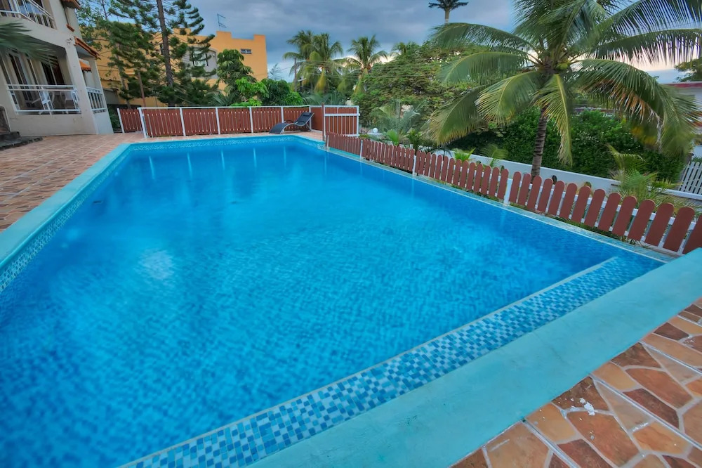 Hibiscus Villa - 5 Rooms