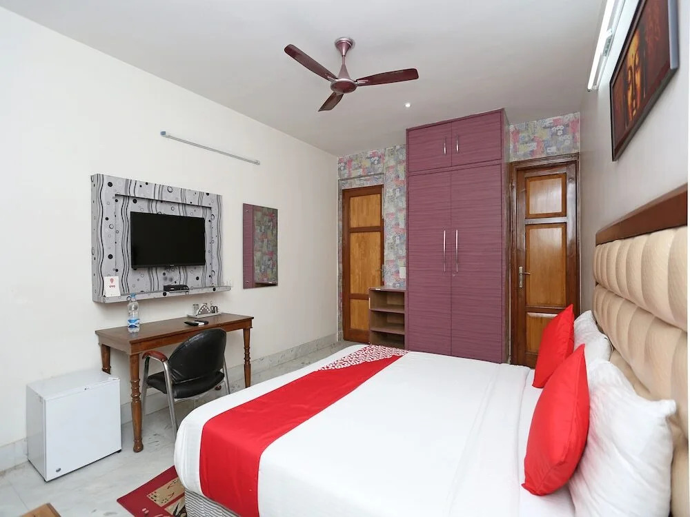 OYO 14445 Cyber Inn