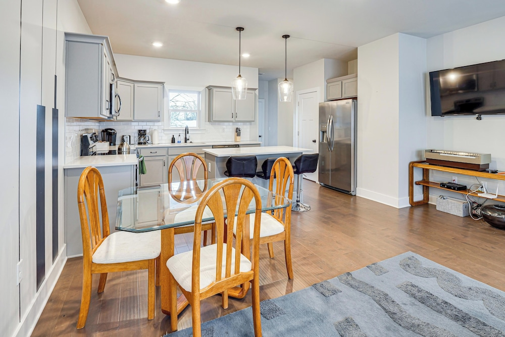 6 Mi to Broadway: Nashville Townhome w/ Balcony!