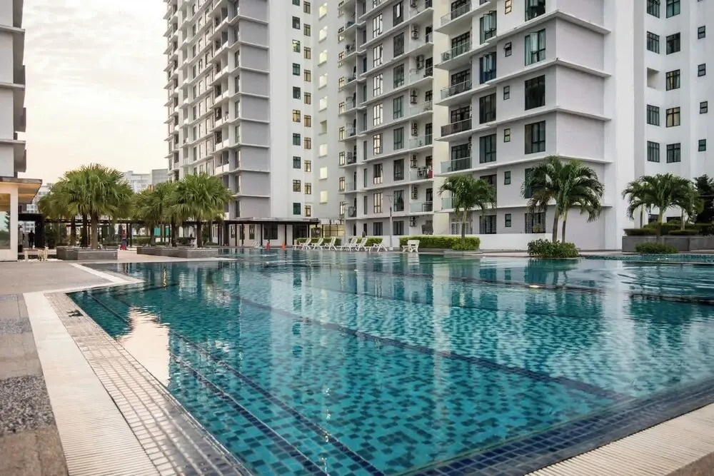Stylish 4BR Near Paradigm Mall, Pool, Free Parking