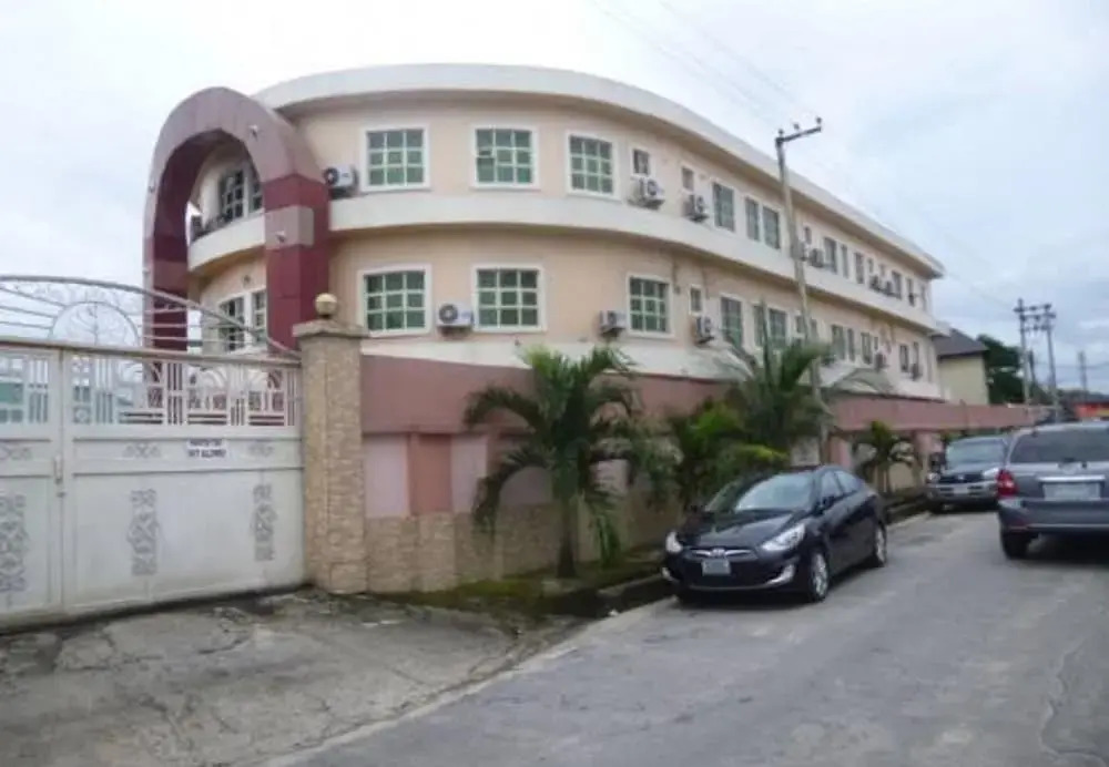Chrisolik Hotel