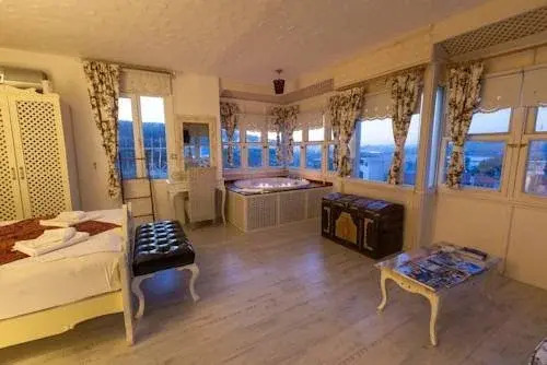 Shaka Marine Boutique Hotel