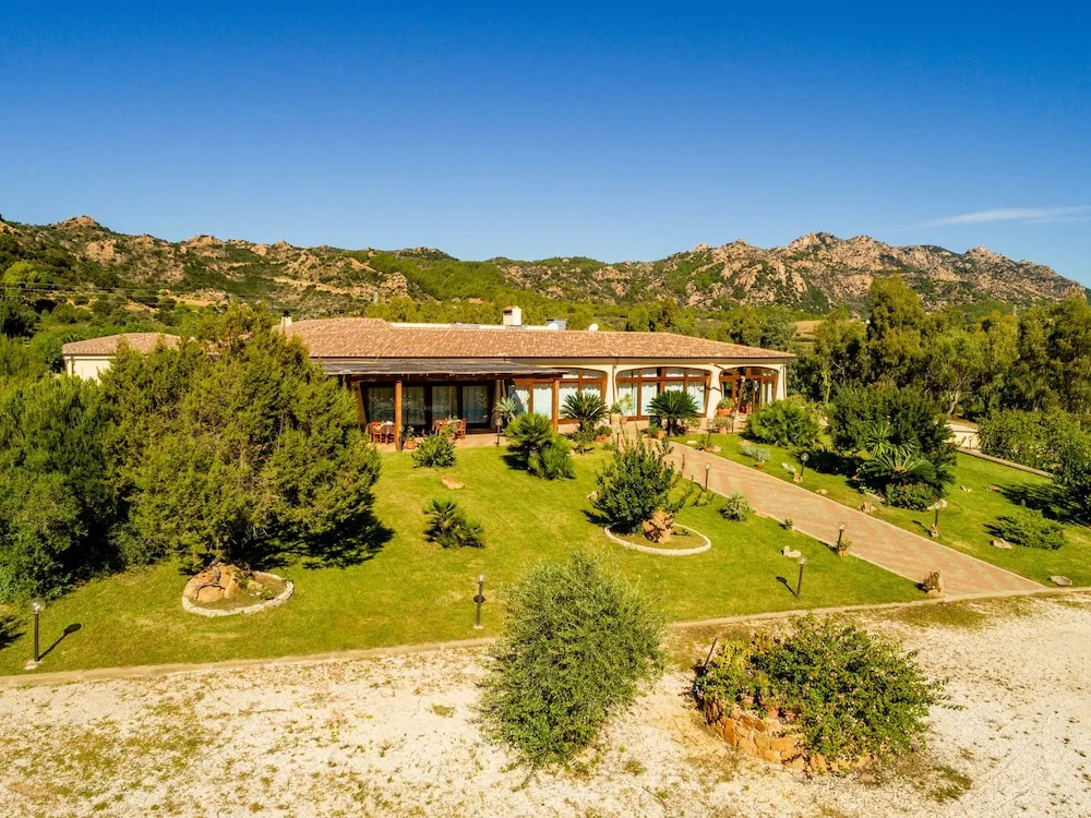 Hotel Biderrosa