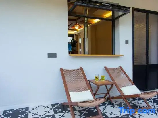 Luding Dadu Tingfeng Homestay (Luding Bridge Scenic Area)