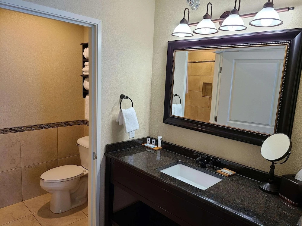 Country Inn & Suites By Radisson, Little Falls, Mn