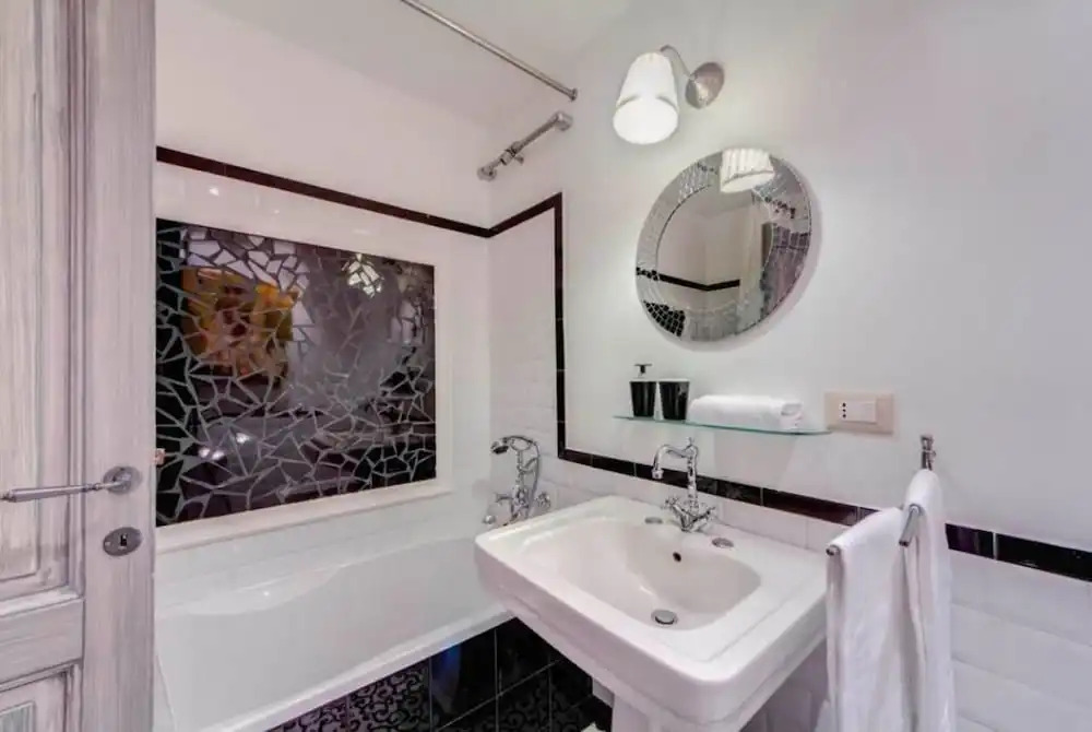 Apartment in piazza5 Scole, For 5 people, Center of Rome