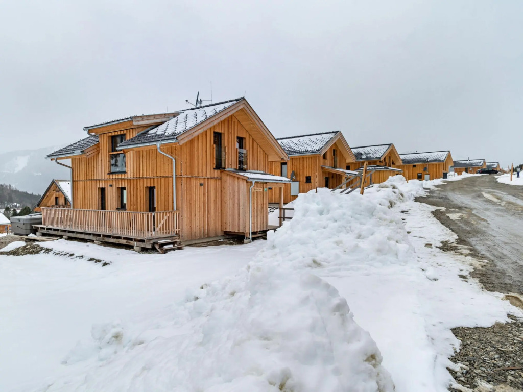 Deluxe Holiday Home in Hohentauern with Hot Tub