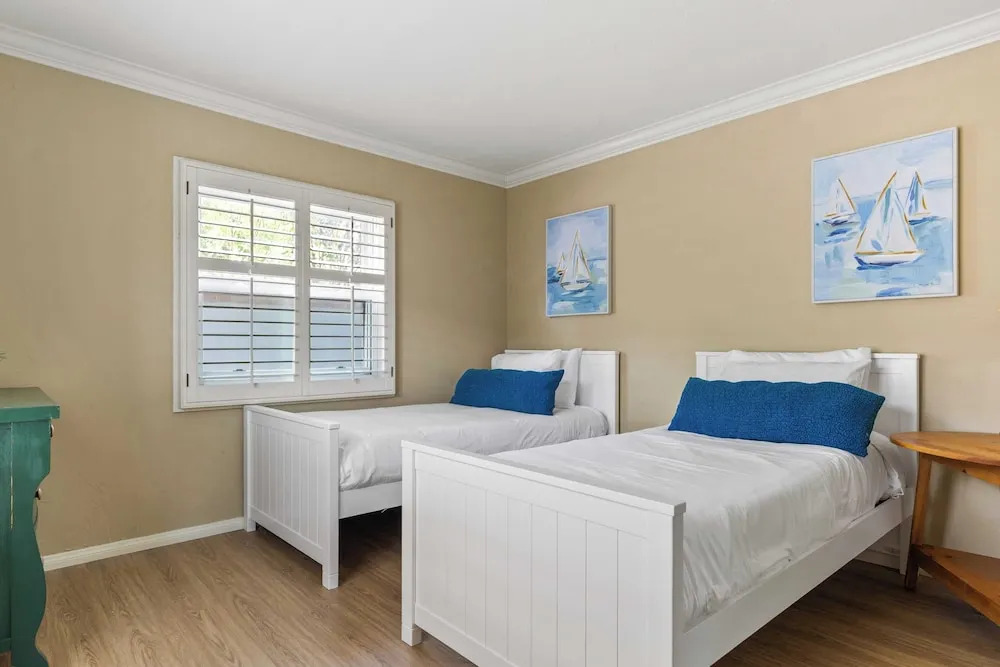 Point Loma Home w/ Putting Green, Firepit + Game Room & Beach Access Zola Street by Avantstay