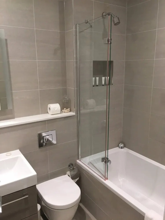 Spacious 1 Bed Serviced Apartment In Kensington