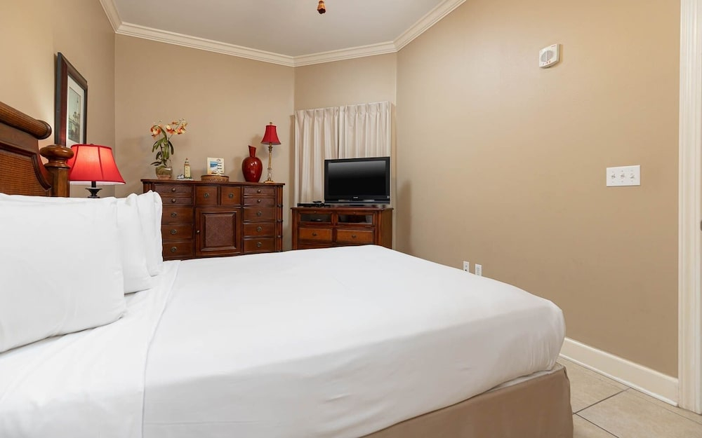 Phoenix West 1106 3 Bedroom Condo