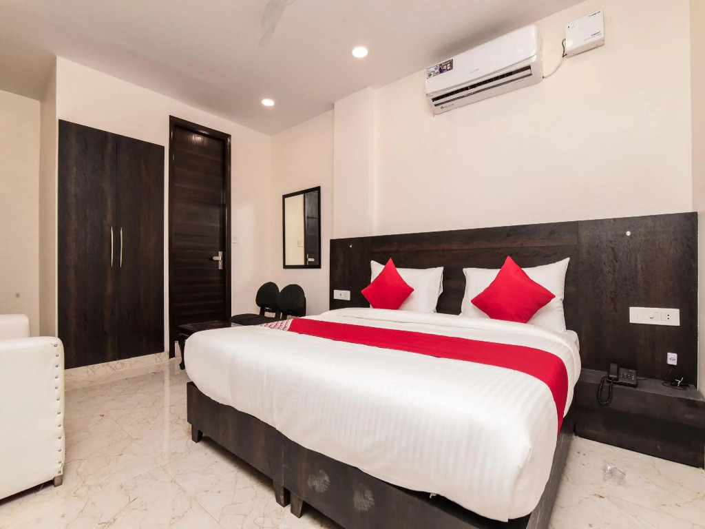 FabHotel Royal Galaxy