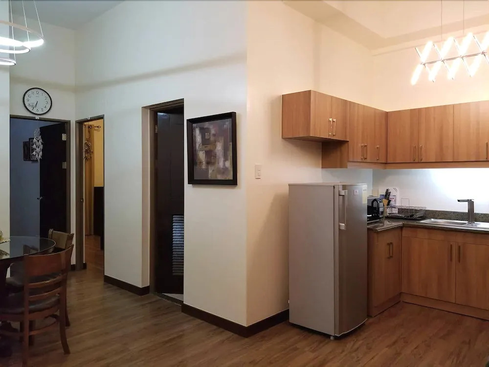 Rosarich Homestay - Bristle Ridge Residences