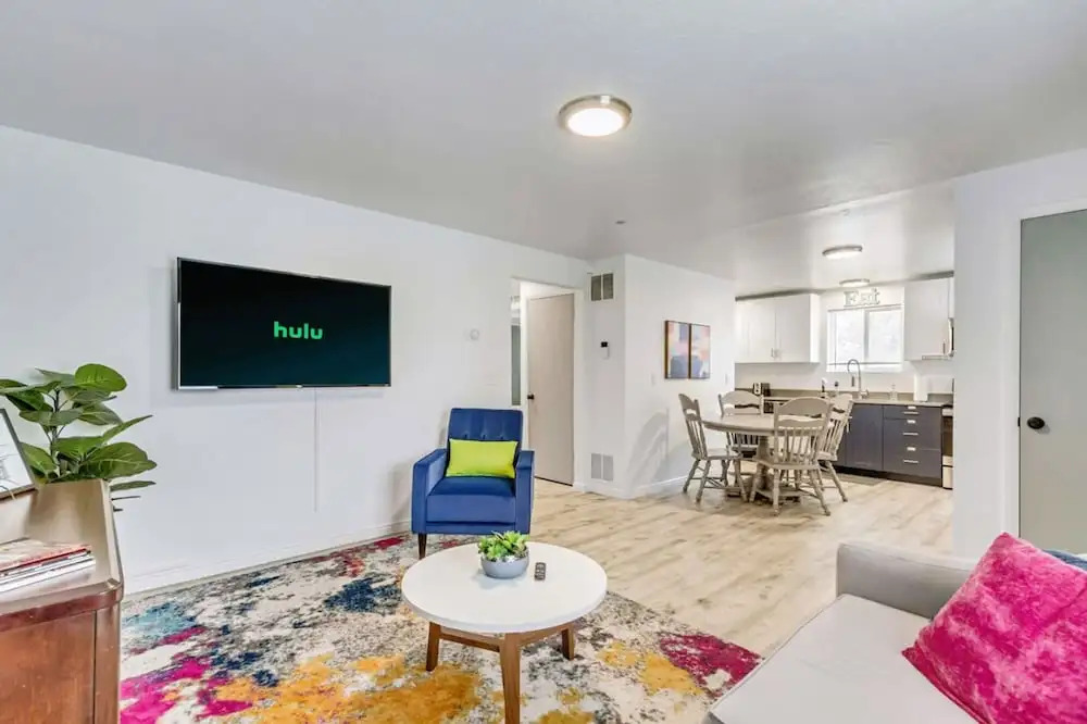 Comfortable 2BR Apt - Heart of Sugarhouse