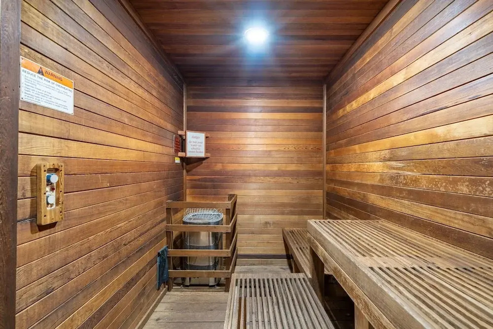 Wolfe by AvantStay | 5mins NorthStar! Fireplace, 2 Private Decks