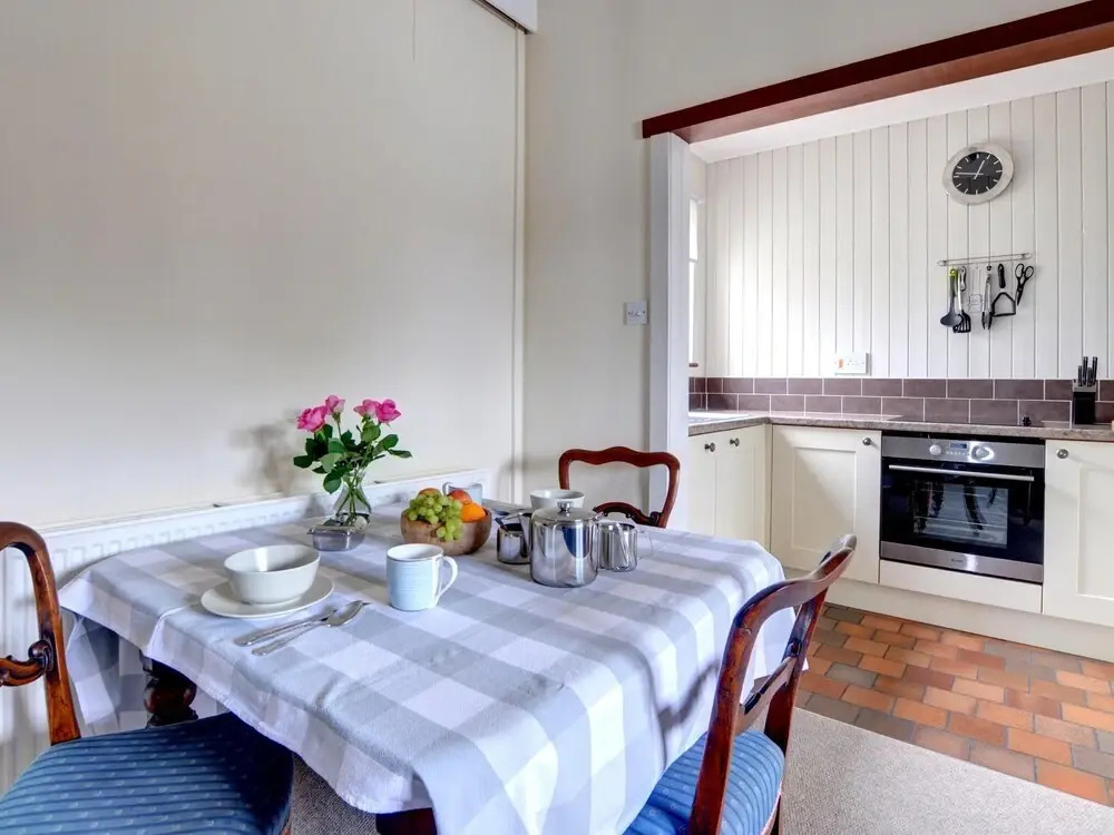 Quaint Holiday Home in Little Haven near Beach