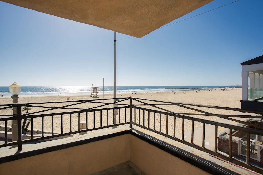 2314 W Ocean Front AB 68217 by RedAwning