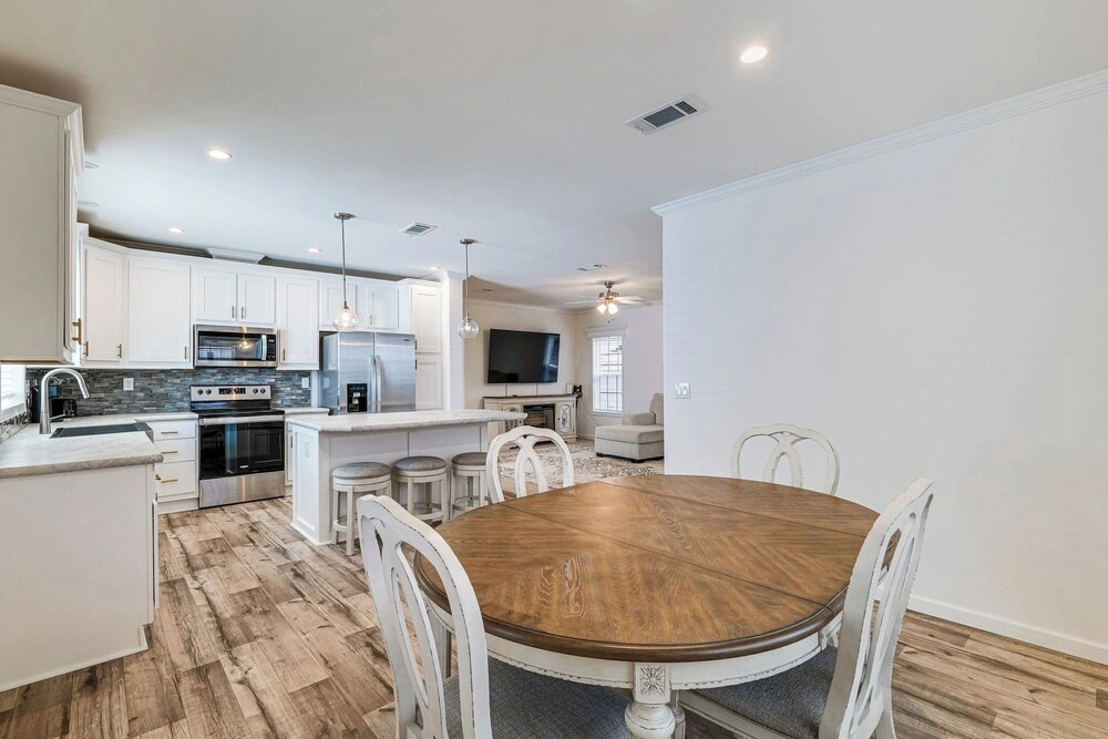 7 Mi to Disney: Family Home w/ Heated Pool Access