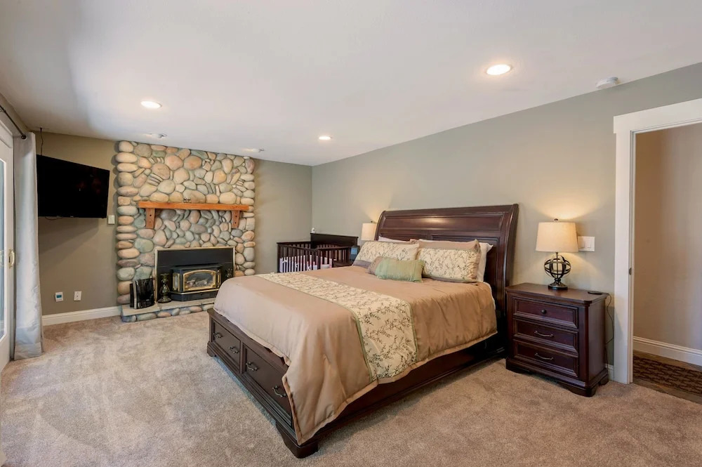 New Listing! Wooded Oasis w/ Hot Tub & 5 Decks home