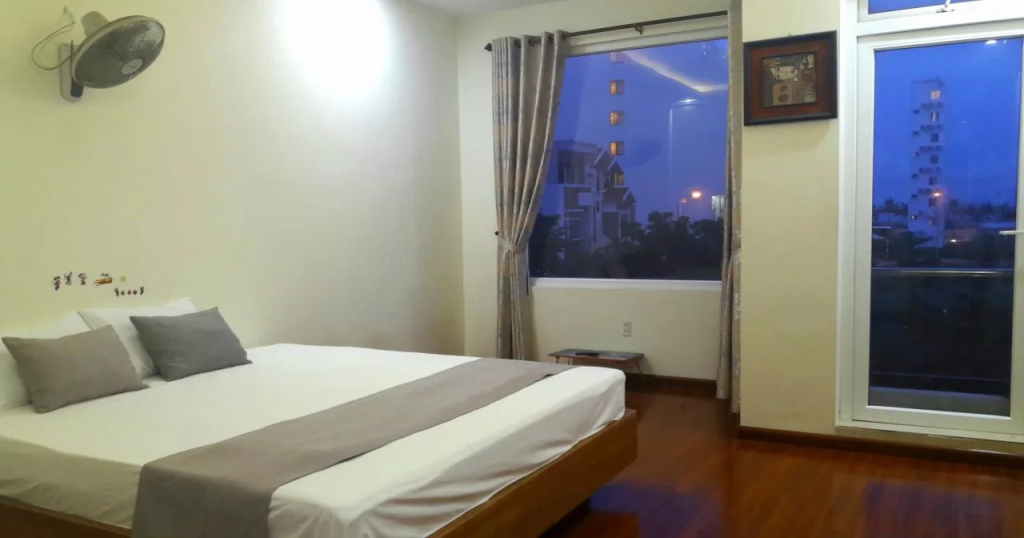 Sandy Hotel & Apartment
