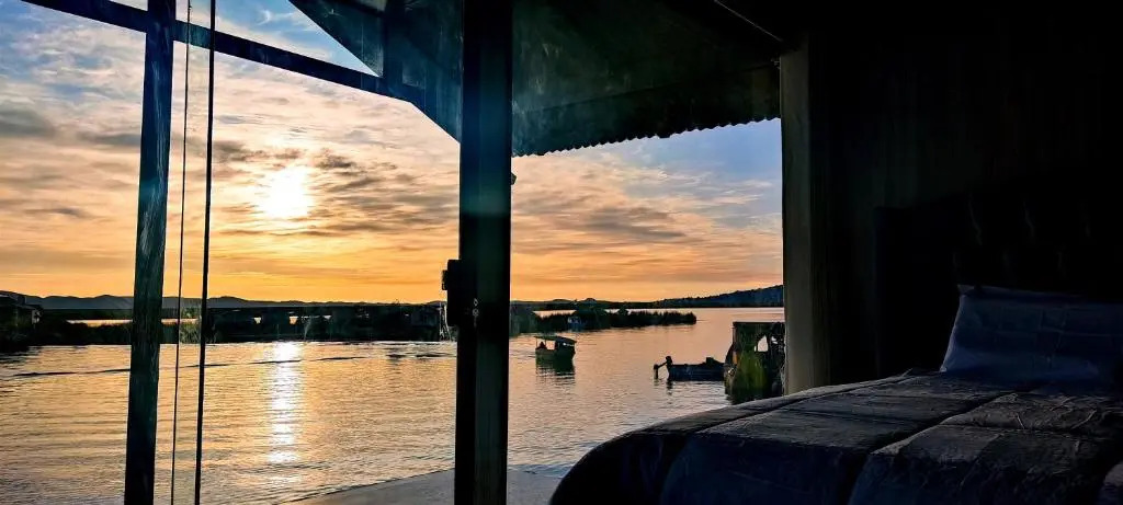 Alojamiento Flotante Del Titicaca