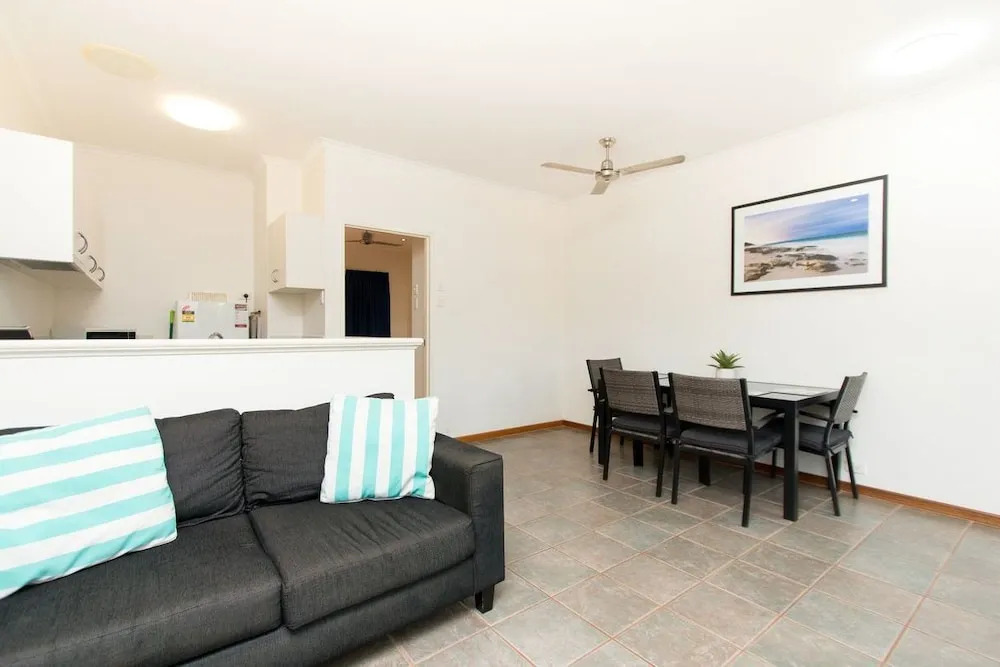 Cable Beachside Apartments