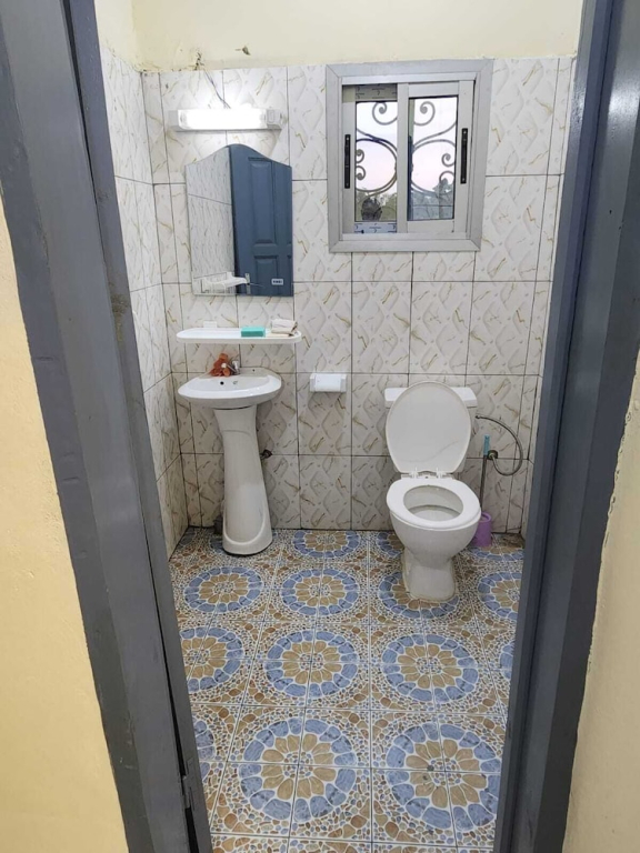khalifa luxury guest house mbalgong