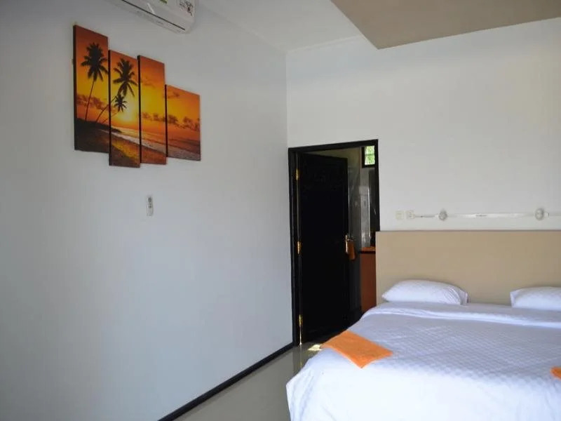 Melaya beach resort Twin Room
