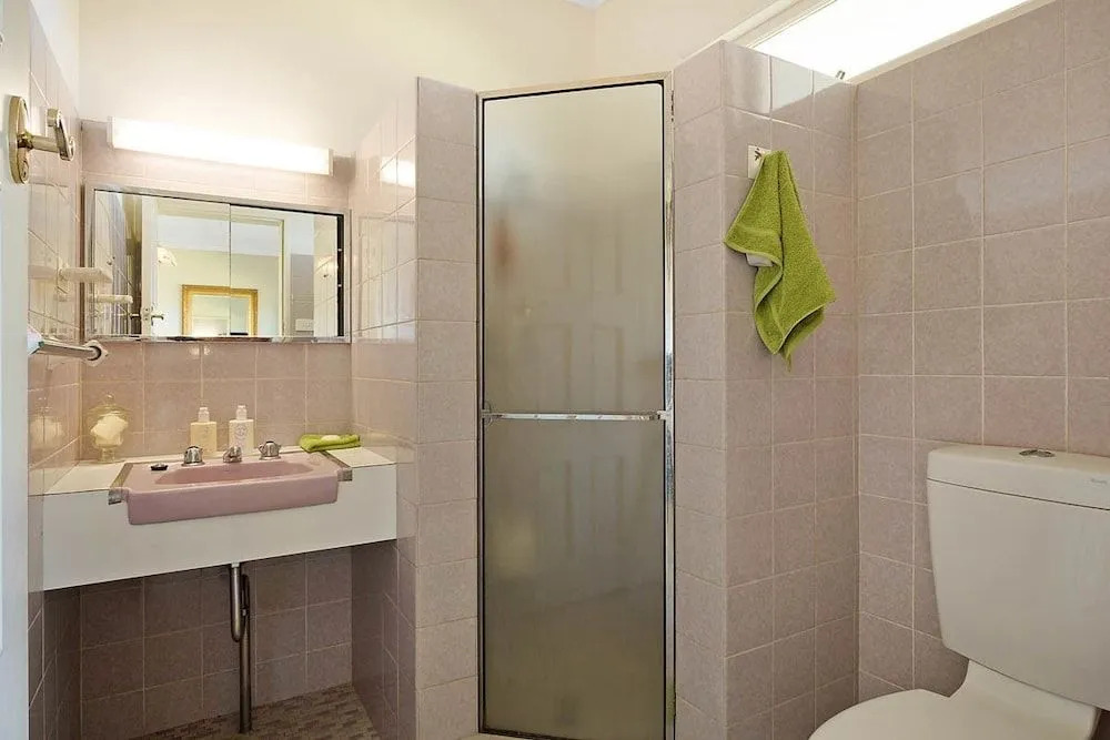 Char-ree-leera Luxury Retreat