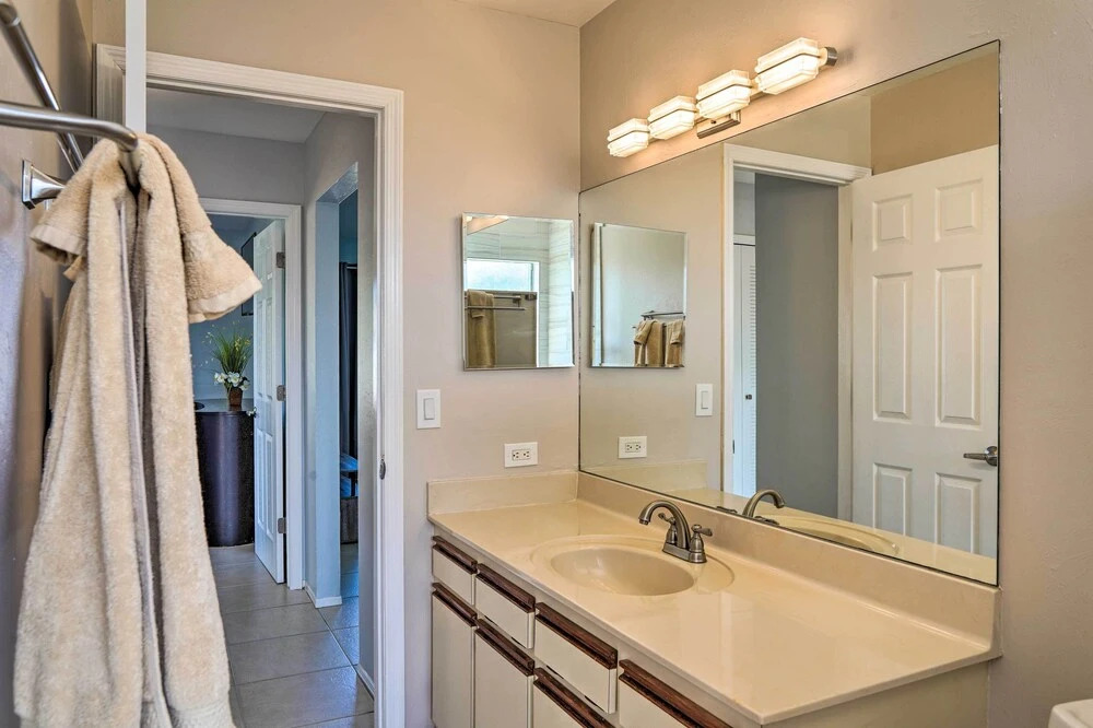Lanai, Grill & Pets Welcome: Cape Coral Home