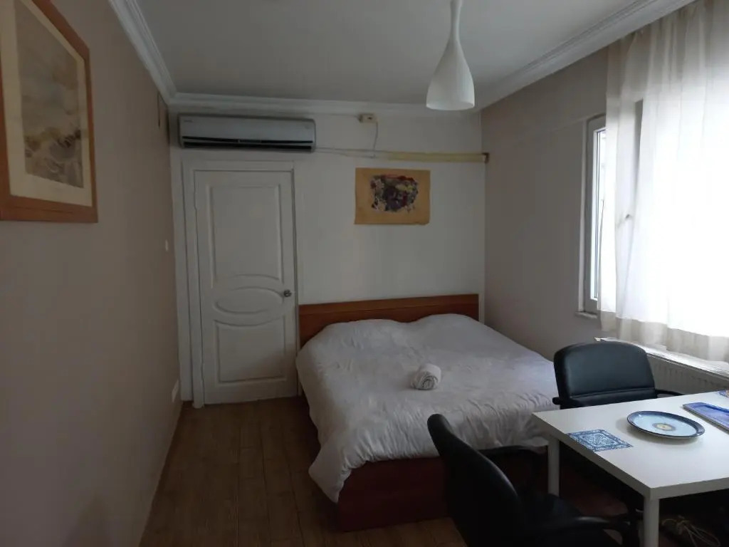 Silent Corner 6