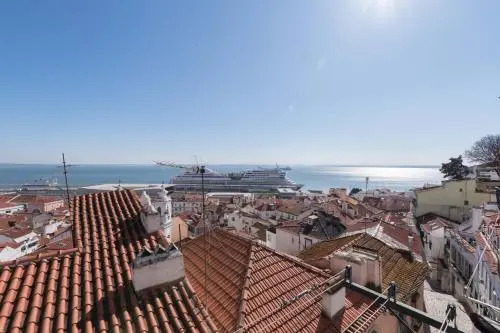 TravelingToLisbon 120 - Alfama