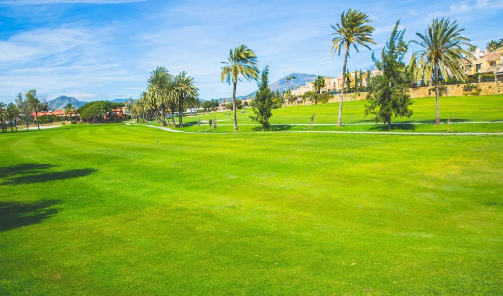 OleHolidays Adosado Villas y Golf Guadalmina urbanización privada