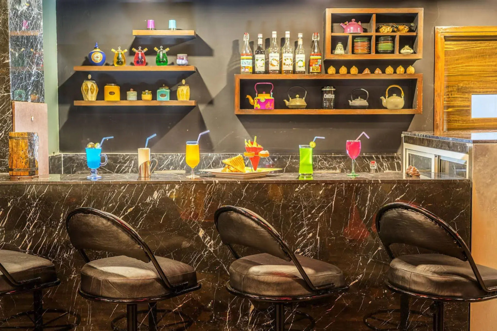 Super Inn Armoise Hotel - Navrangpura, Ahmedabad