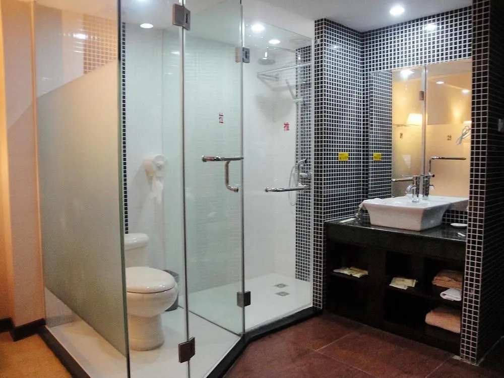 Oriental Pearl Hotel